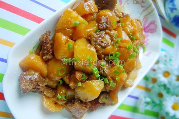 土豆炖鸡块