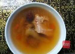 清补药材猪肉汤的做法图解3