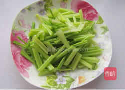 毛芹炒肉末的做法图解2