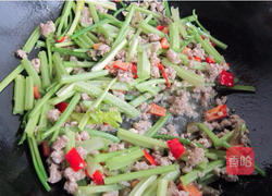 毛芹炒肉末的做法图解9