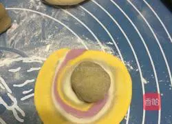 Illustration of how to make colorful threaded steamed buns 5