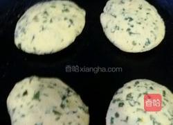 玉米面菜饼子的做法图解3