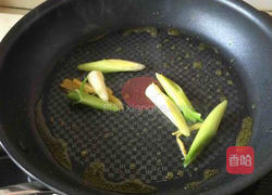 素炒莲藕片的做法图解2