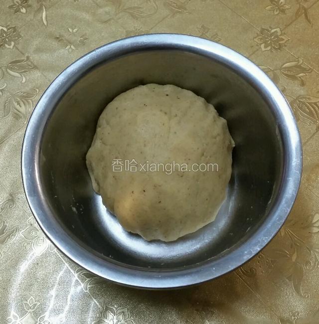 再拌成無顆粒的麵團