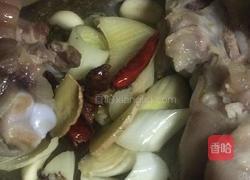 卤猪蹄的做法图解4