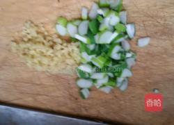 大葱爆牛肉的做法图解1