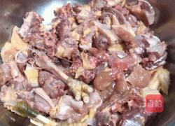 黄焖鸡块的做法图解1