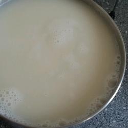 银耳雪梨杏仁饮的做法[图]