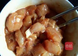 青椒爆炒鸡丁的做法图解2