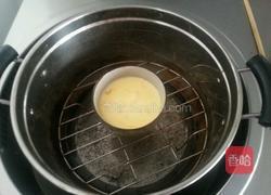 牛奶蒸鸡蛋的做法图解3