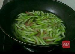 西芹炒火腿的做法图解3