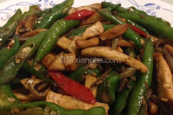 糯米椒炒小鱼豆干