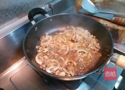 洋葱磨菇牛肉的做法图解4