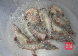 虾仁炒蛋的做法图解1