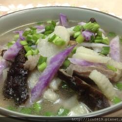 双色山药香菇汤的做法[图]
