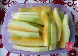 西瓜皮炒肉丝的做法图解1