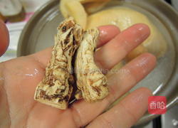 香菇当归鸡汤的做法图解2