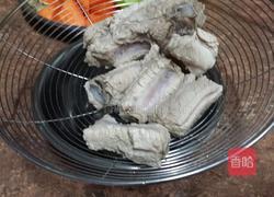 苦瓜蜜枣排骨汤的做法图解1