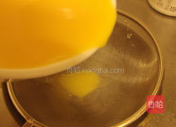 蟹腿蒸蛋的做法图解2