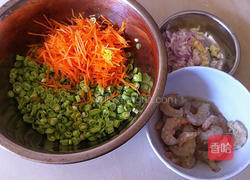 鲜虾炒饭的做法图解1