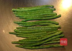 蒜香干煸四季豆的做法图解2