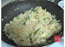 芦笋培根蛋炒饭的做法图解2