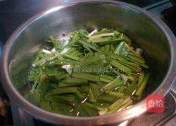 柴鱼片拌韭菜的做法图解2