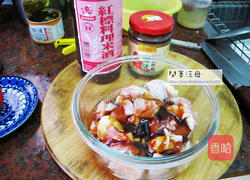 蜜汁鸡腿炒甜椒的做法图解3