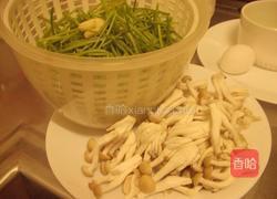 沙茶水莲海鲜菇的做法图解1