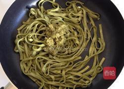 罗勒鲜虾意大利面的做法图解3