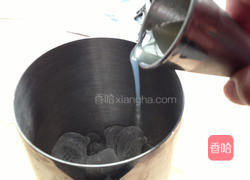 黄柠檬泡沫红茶的做法图解4