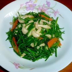 蒜香水莲炒菇的做法[图]