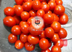 小番茄夹蜜饯的做法图解1