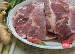 葱姜烧豚肉的做法图解1