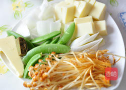 绿咖哩南瓜牛肉煲的做法图解1