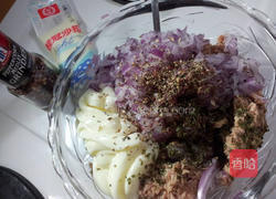 鲔鱼芙蓉沙拉的做法图解2