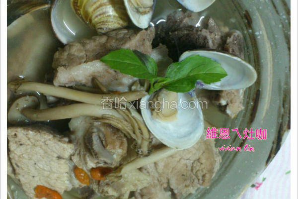 蛤蜊排骨菇菇汤