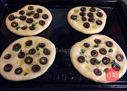 橄榄佛卡夏面包的做法图解5