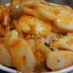 泡菜炒年糕的做法[图]