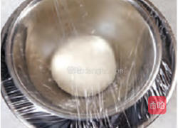 制作披萨饼皮的做法图解5