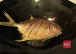 苏梅鲳鱼的做法图解2