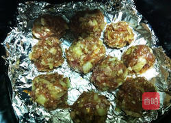 猪肉小丸子的做法图解1