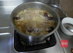 桂圆莲子鸡汤的做法图解5