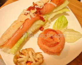 煙燻鮭魚面包小點(diǎn)