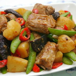 红烧马铃薯排骨的做法[图]