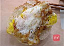 火腿青蛙汉堡的做法图解3