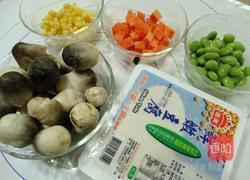 草菇烩豆腐的做法图解1