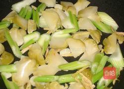 榨菜辣炒猪肠的做法图解1