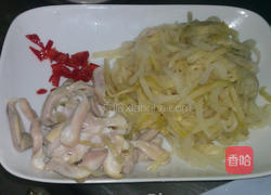 创意榨菜猪肚丝堡的做法图解1