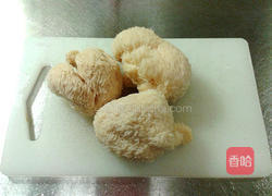 白萝卜猴头菇炖汤的做法图解6